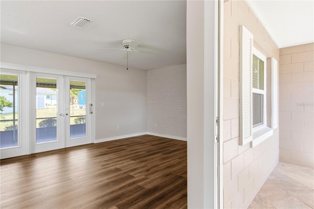 Image 5 of property listing at 127 MARK DAVID BOULEVARD, Casselberry, FL 32707