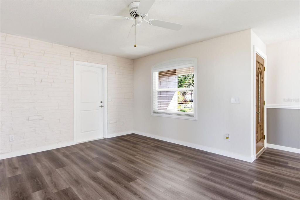 Image 6 of property listing at 127 MARK DAVID BOULEVARD, Casselberry, FL 32707