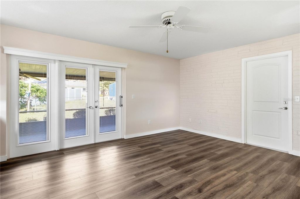 Image 7 of property listing at 127 MARK DAVID BOULEVARD, Casselberry, FL 32707