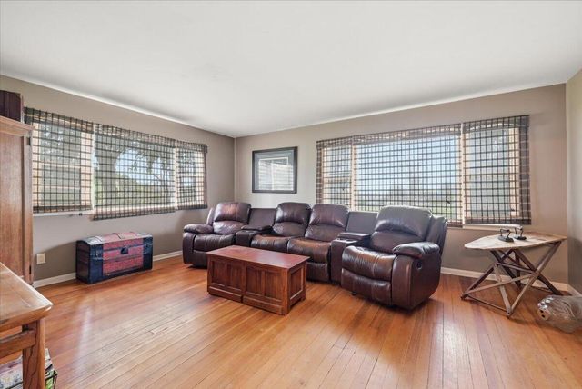 23150 MCPHERSON Avenue, Council Bluffs, IA 51503
