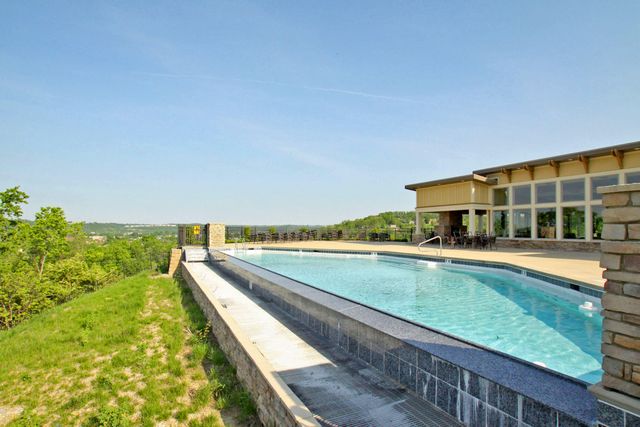 1172 Grays Peak, Covington, KY 41011