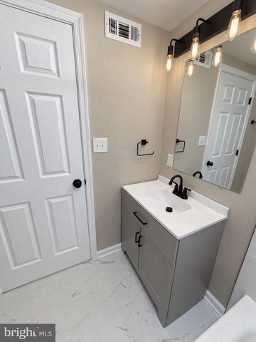 1408 EARLY OAKS LN, Capitol Heights, MD 20743