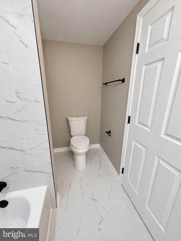1408 EARLY OAKS LN, Capitol Heights, MD 20743