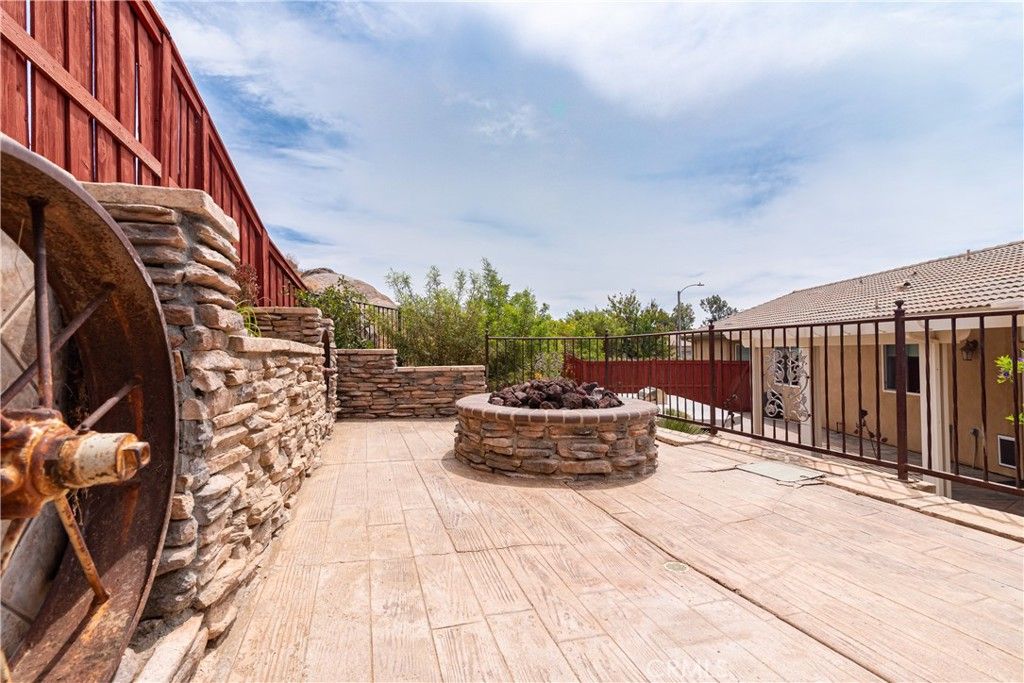 Image 30 of property listing at 215 Gamez, Hemet, CA 92545