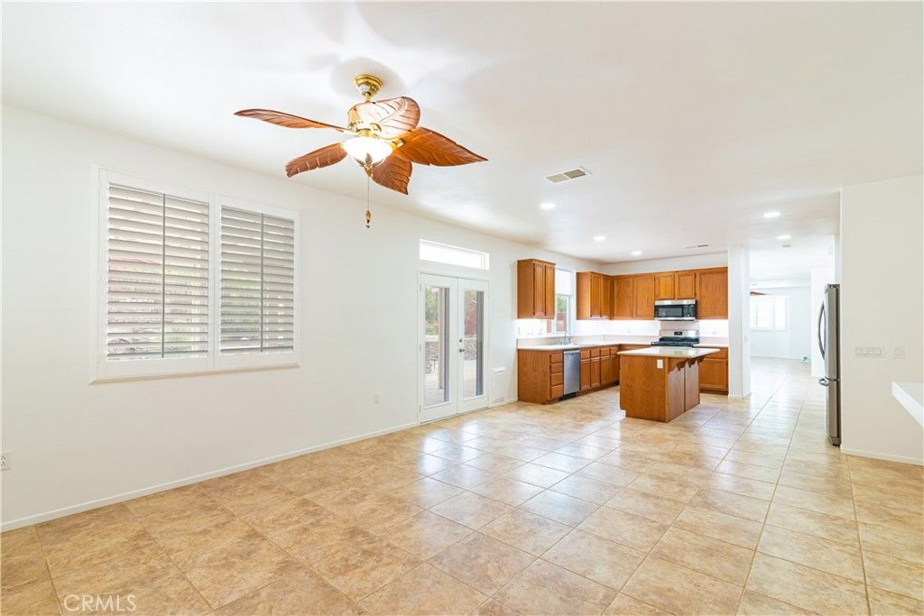 Image 6 of property listing at 215 Gamez, Hemet, CA 92545
