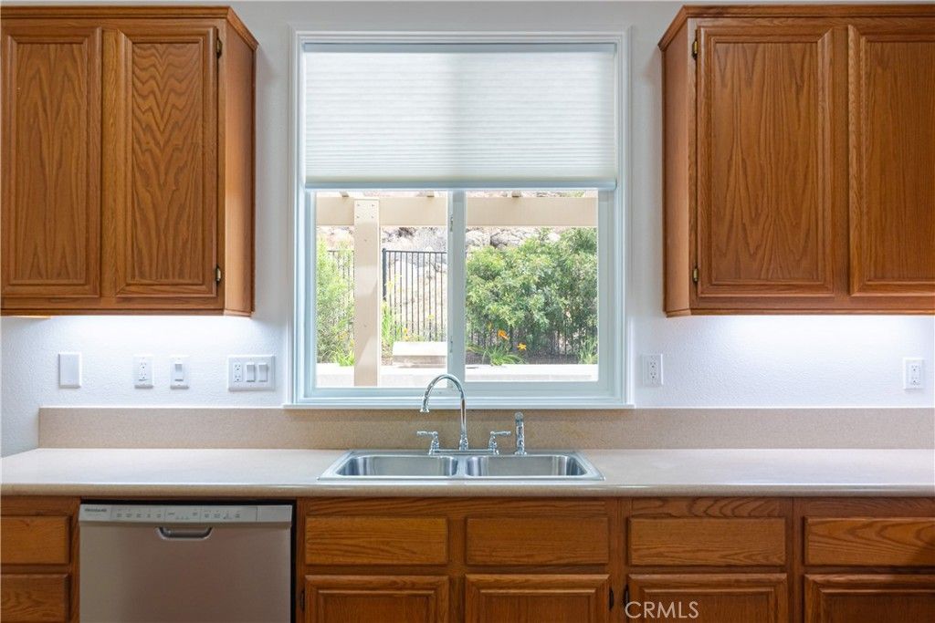Image 7 of property listing at 215 Gamez, Hemet, CA 92545