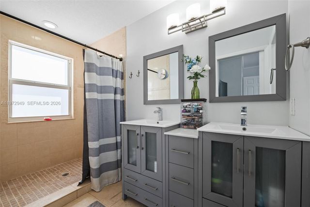 1026 SW 180th Ter, Pembroke Pines, FL 33029