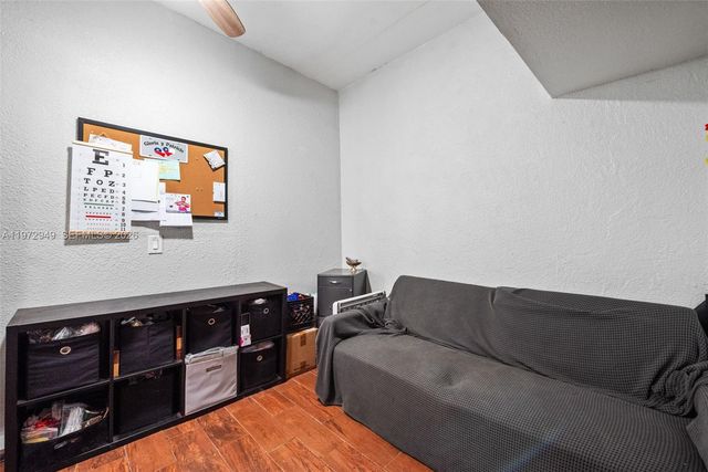 1026 SW 180th Ter, Pembroke Pines, FL 33029