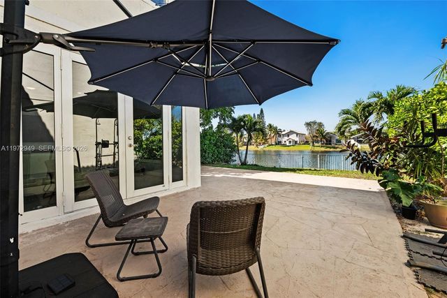 1026 SW 180th Ter, Pembroke Pines, FL 33029