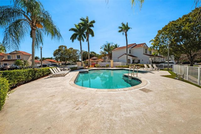 1026 SW 180th Ter, Pembroke Pines, FL 33029