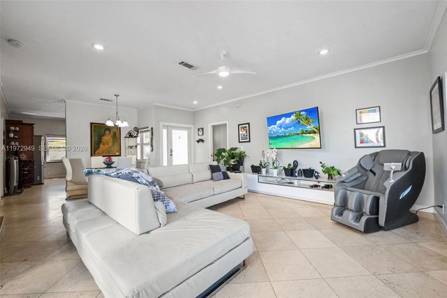 1026 SW 180th Ter, Pembroke Pines, FL 33029