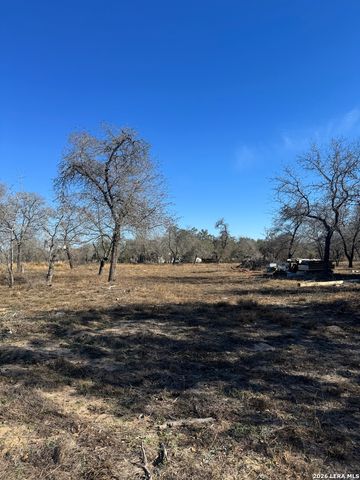 122 Woodcrest, Somerset, TX 78069