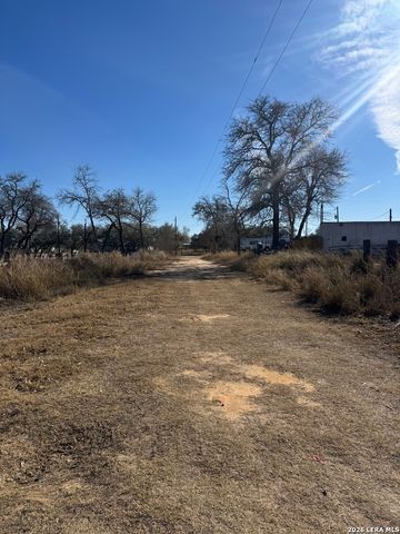 122 Woodcrest, Somerset, TX 78069