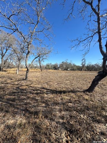 122 Woodcrest, Somerset, TX 78069