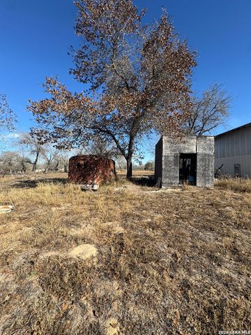 122 Woodcrest, Somerset, TX 78069