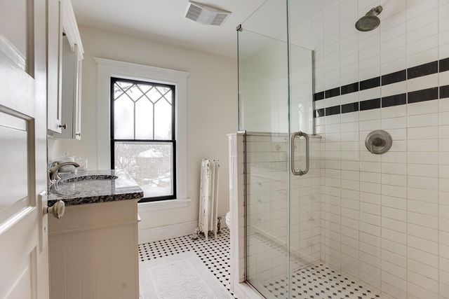 2433 W 22nd Street, Minneapolis, MN 55405