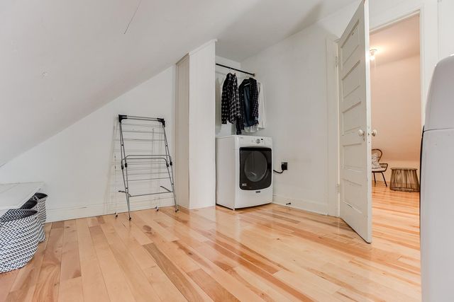 2433 W 22nd Street, Minneapolis, MN 55405