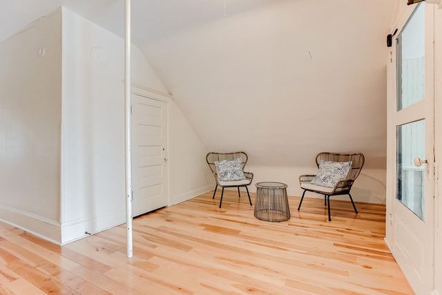 2433 W 22nd Street, Minneapolis, MN 55405