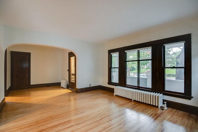 2433 W 22nd Street, Minneapolis, MN 55405