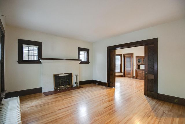 2433 W 22nd Street, Minneapolis, MN 55405