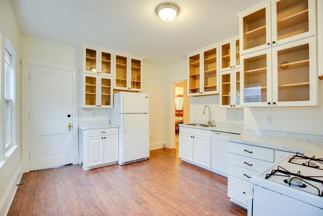 2433 W 22nd Street, Minneapolis, MN 55405