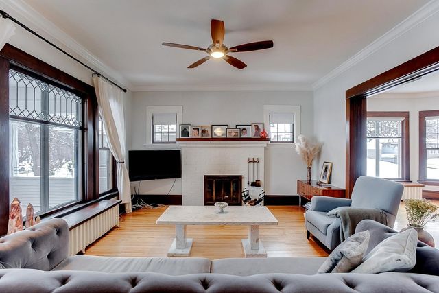 2433 W 22nd Street, Minneapolis, MN 55405