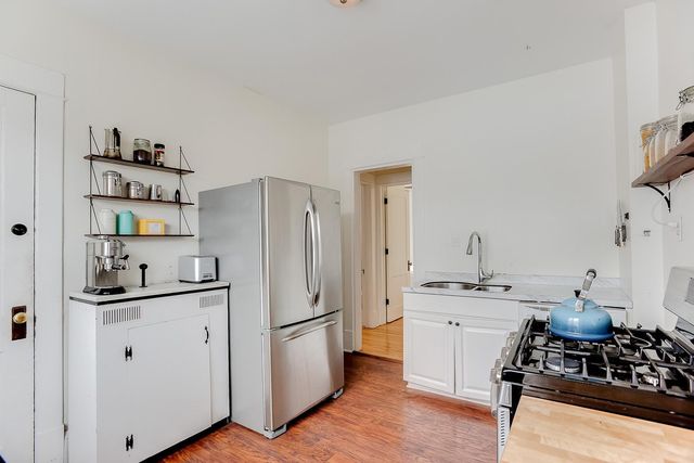 2433 W 22nd Street, Minneapolis, MN 55405