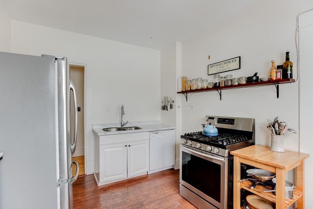 2433 W 22nd Street, Minneapolis, MN 55405