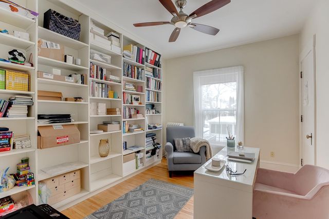 2433 W 22nd Street, Minneapolis, MN 55405