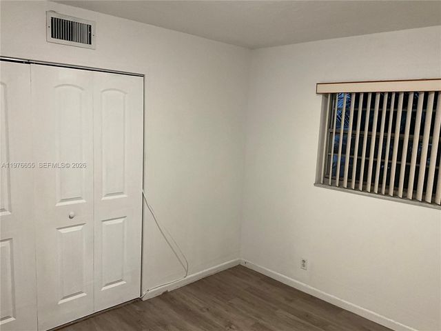 100 Berkley Rd 202, Hollywood, FL 33024