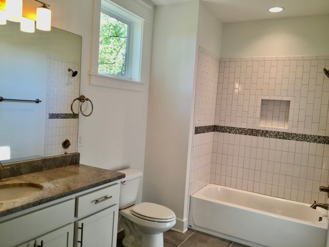 2303B Knowles Ave, Nashville, TN 37204