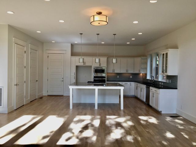 2303B Knowles Ave, Nashville, TN 37204