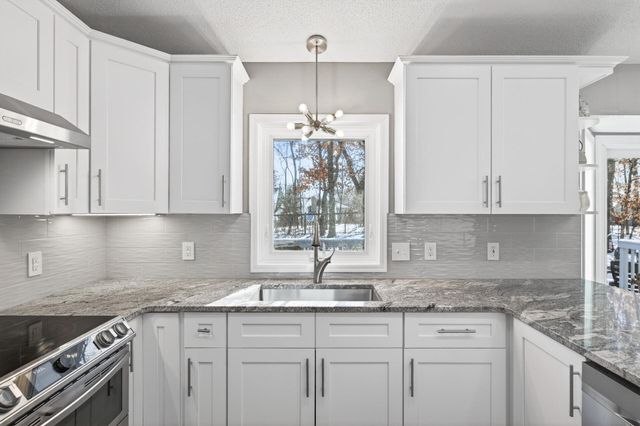 11313 71st Avenue N, Maple Grove, MN 55369