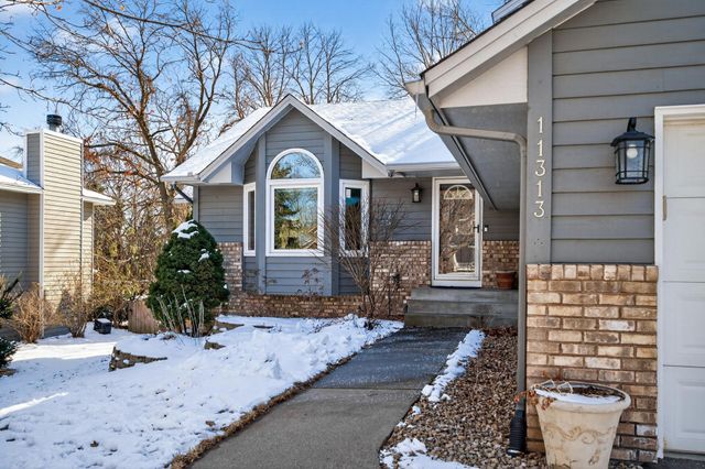 11313 71st Avenue N, Maple Grove, MN 55369