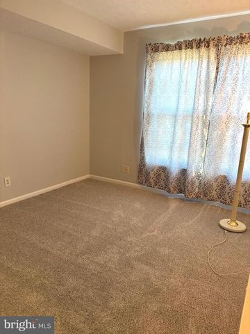 130 KENWOOD DR, Sicklerville, NJ 08081