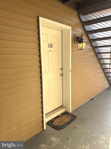 130 KENWOOD DR, Sicklerville, NJ 08081