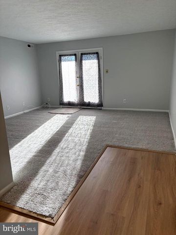 130 KENWOOD DR, Sicklerville, NJ 08081