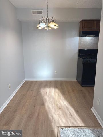 130 KENWOOD DR, Sicklerville, NJ 08081