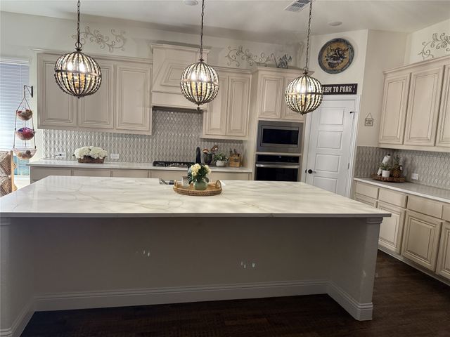 1701 Flint Circle, Van Alstyne, TX 75495