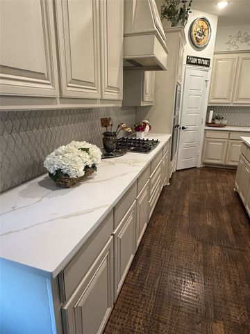 1701 Flint Circle, Van Alstyne, TX 75495