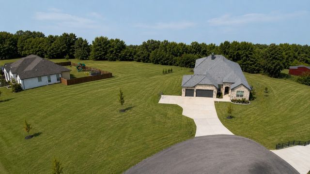 1701 Flint Circle, Van Alstyne, TX 75495