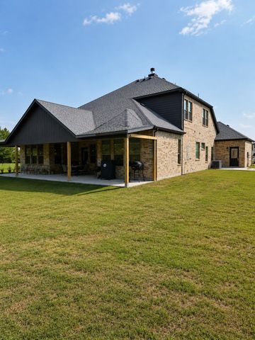 1701 Flint Circle, Van Alstyne, TX 75495