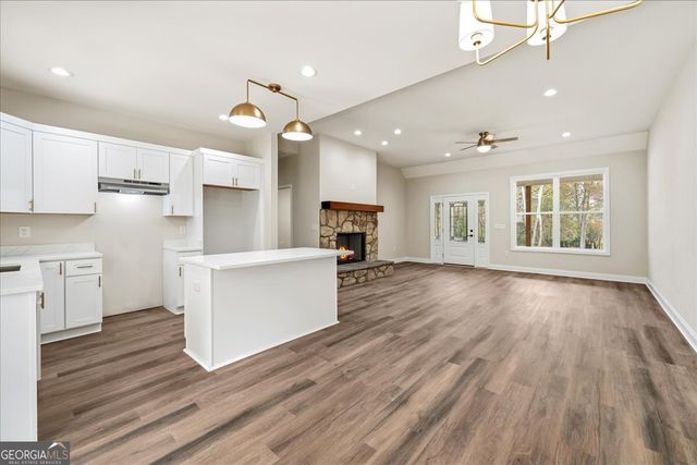 329 Greenleaf Drive, Lavonia, GA 30553