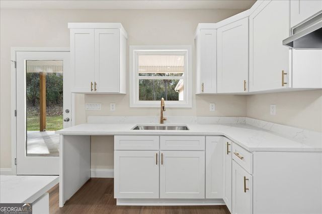 329 Greenleaf Drive, Lavonia, GA 30553