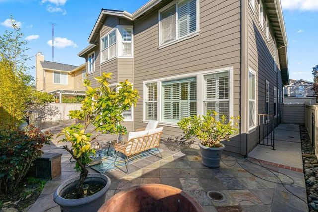 2004 Gossamer Avenue, Redwood City, CA 94065