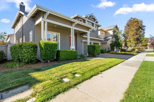 2004 Gossamer Avenue, Redwood City, CA 94065