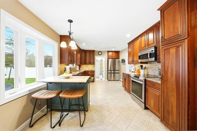 21 Christine Drive, Atkinson, NH 03811