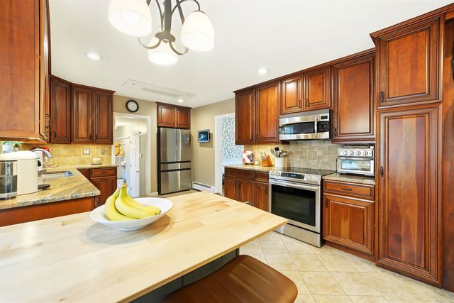 21 Christine Drive, Atkinson, NH 03811