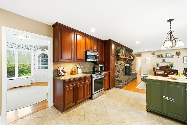 21 Christine Drive, Atkinson, NH 03811