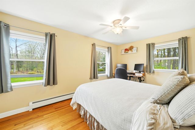 21 Christine Drive, Atkinson, NH 03811